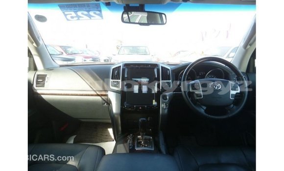 Buy Import Toyota Land Cruiser White Car in Import - Dubai in Batken Buy Import Toyota Land Cruiser White Car in Import - Dubai in Batken