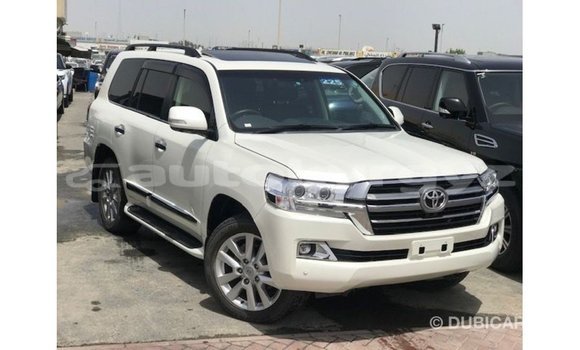 Buy Import Toyota Land Cruiser White Car in Import - Dubai in Batken Buy Import Toyota Land Cruiser White Car in Import - Dubai in Batken