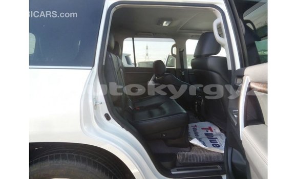 Buy Import Toyota Land Cruiser White Car in Import - Dubai in Batken Buy Import Toyota Land Cruiser White Car in Import - Dubai in Batken