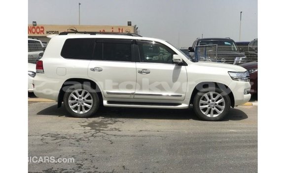 Buy Import Toyota Land Cruiser White Car in Import - Dubai in Batken Buy Import Toyota Land Cruiser White Car in Import - Dubai in Batken