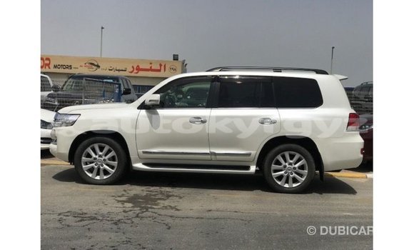 Buy Import Toyota Land Cruiser White Car in Import - Dubai in Batken Buy Import Toyota Land Cruiser White Car in Import - Dubai in Batken