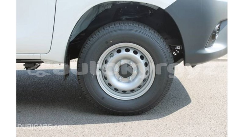 Big with watermark toyota hilux batken import dubai 3810