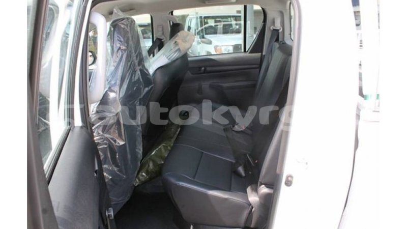 Big with watermark toyota hilux batken import dubai 3810