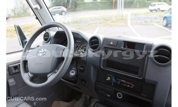 Buy Import Toyota Land Cruiser White Car in Import - Dubai in Batken Buy Import Toyota Land Cruiser White Car in Import - Dubai in Batken