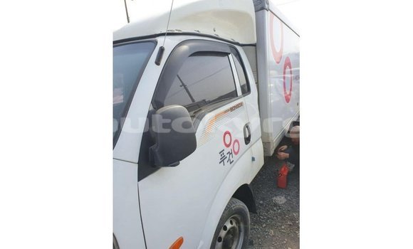 Buy Import Kia Carens White Car in Import - Dubai in Batken Buy Import Kia Carens White Car in Import - Dubai in Batken