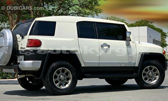 Buy Import Toyota FJ Cruiser White Car in Import - Dubai in Batken Buy Import Toyota FJ Cruiser White Car in Import - Dubai in Batken