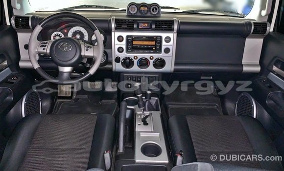 Buy Import Toyota FJ Cruiser White Car in Import - Dubai in Batken Buy Import Toyota FJ Cruiser White Car in Import - Dubai in Batken