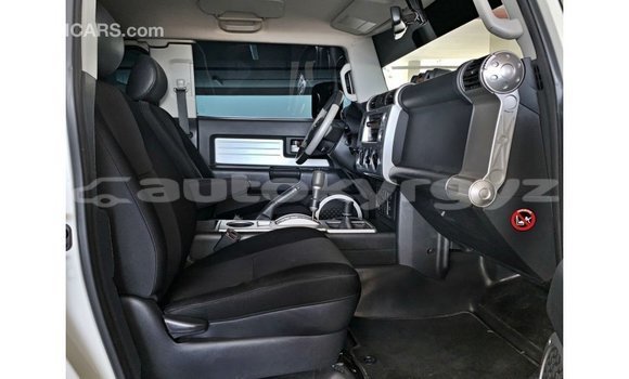 Buy Import Toyota FJ Cruiser White Car in Import - Dubai in Batken Buy Import Toyota FJ Cruiser White Car in Import - Dubai in Batken