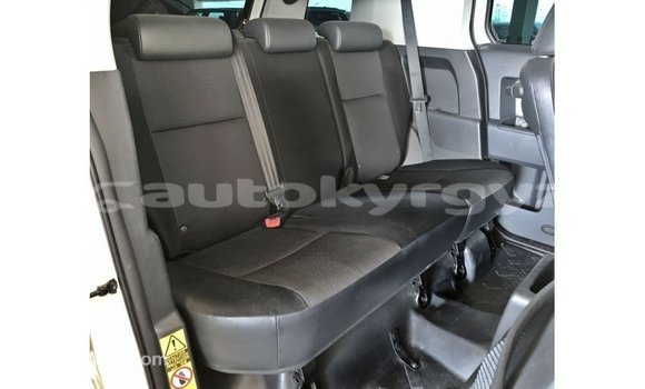Buy Import Toyota FJ Cruiser White Car in Import - Dubai in Batken Buy Import Toyota FJ Cruiser White Car in Import - Dubai in Batken