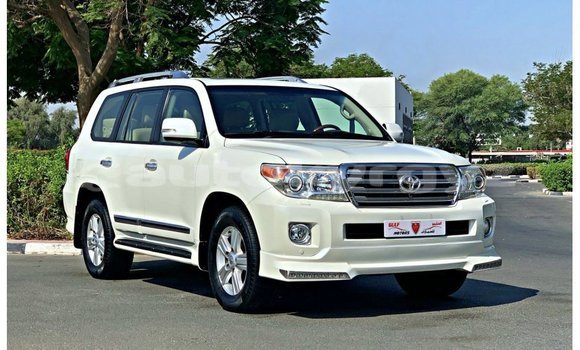 Buy Import Toyota Land Cruiser White Car in Import - Dubai in Batken Buy Import Toyota Land Cruiser White Car in Import - Dubai in Batken