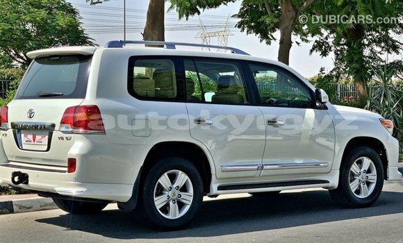 Buy Import Toyota Land Cruiser White Car in Import - Dubai in Batken Buy Import Toyota Land Cruiser White Car in Import - Dubai in Batken
