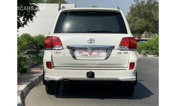 Buy Import Toyota Land Cruiser White Car in Import - Dubai in Batken Buy Import Toyota Land Cruiser White Car in Import - Dubai in Batken