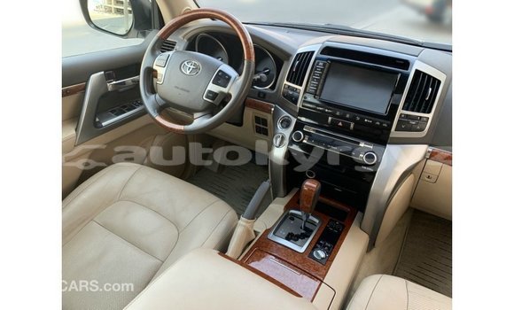 Buy Import Toyota Land Cruiser White Car in Import - Dubai in Batken Buy Import Toyota Land Cruiser White Car in Import - Dubai in Batken