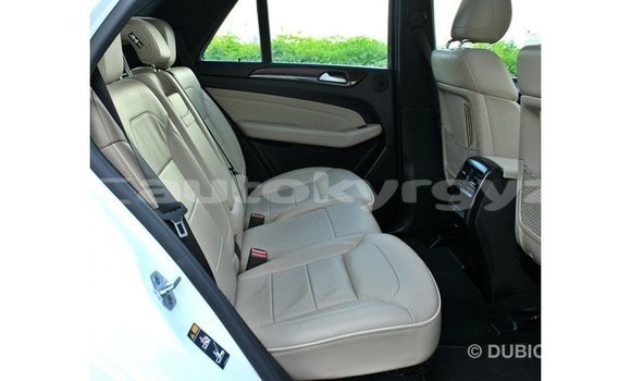 Buy Import Mercedes-Benz 190 White Car in Import - Dubai in Batken Buy Import Mercedes-Benz 190 White Car in Import - Dubai in Batken