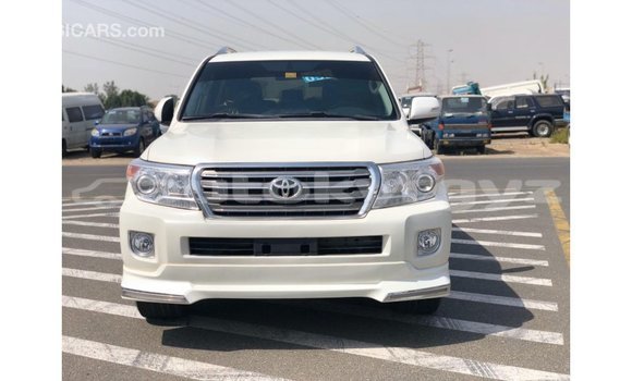Buy Import Toyota Land Cruiser White Car in Import - Dubai in Batken Buy Import Toyota Land Cruiser White Car in Import - Dubai in Batken