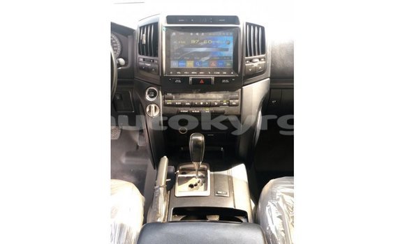Buy Import Toyota Land Cruiser White Car in Import - Dubai in Batken Buy Import Toyota Land Cruiser White Car in Import - Dubai in Batken