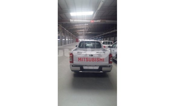 Buy Import Mitsubishi L200 White Car in Import - Dubai in Batken Buy Import Mitsubishi L200 White Car in Import - Dubai in Batken