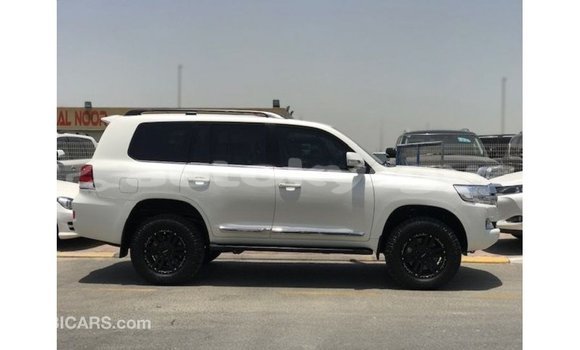 Buy Import Toyota Land Cruiser White Car in Import - Dubai in Batken Buy Import Toyota Land Cruiser White Car in Import - Dubai in Batken