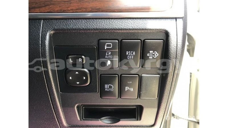 Big with watermark toyota land cruiser batken import dubai 3902