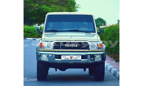 Buy Import Toyota Land Cruiser Beige Car in Import - Dubai in Batken Buy Import Toyota Land Cruiser Beige Car in Import - Dubai in Batken