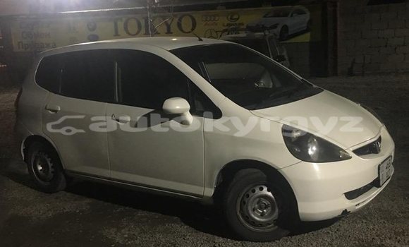 Buy Used Honda FIT White Car in Bishkek in Bishkek Buy Used Honda FIT White Car in Bishkek in Bishkek