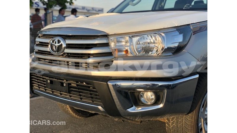 Big with watermark toyota hilux batken import dubai 3922