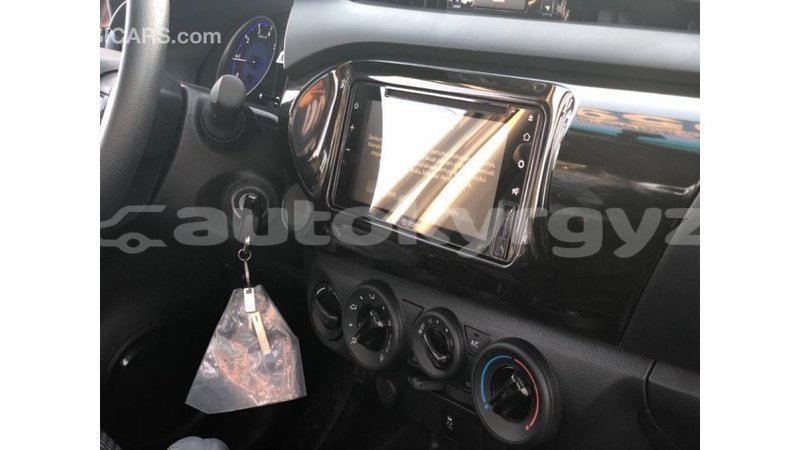 Big with watermark toyota hilux batken import dubai 3922