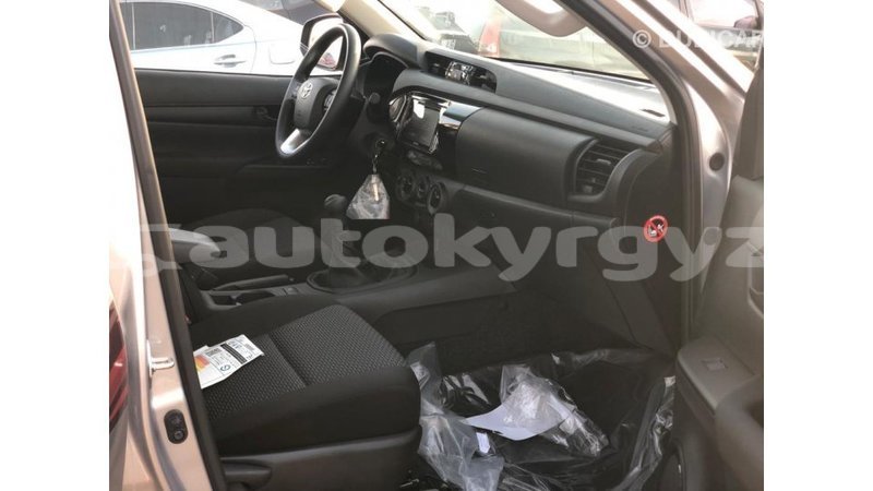 Big with watermark toyota hilux batken import dubai 3922