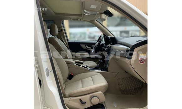 Buy Import Mercedes-Benz 190 White Car in Import - Dubai in Batken Buy Import Mercedes-Benz 190 White Car in Import - Dubai in Batken
