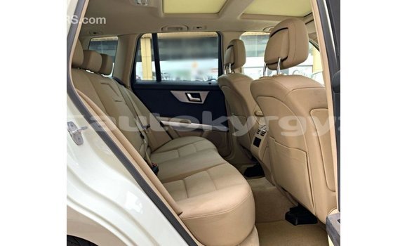 Buy Import Mercedes-Benz 190 White Car in Import - Dubai in Batken Buy Import Mercedes-Benz 190 White Car in Import - Dubai in Batken