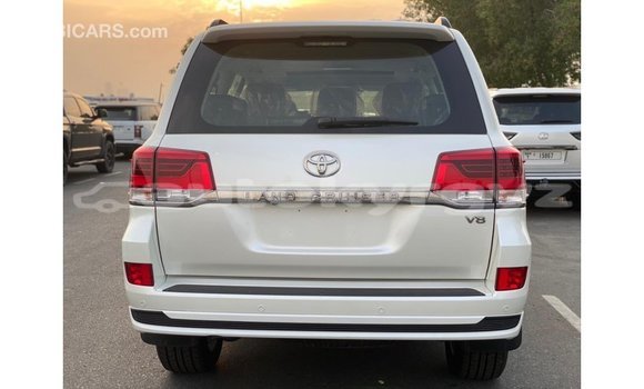 Buy Import Toyota Land Cruiser White Car in Import - Dubai in Batken Buy Import Toyota Land Cruiser White Car in Import - Dubai in Batken