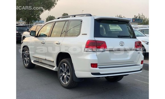 Buy Import Toyota Land Cruiser White Car in Import - Dubai in Batken Buy Import Toyota Land Cruiser White Car in Import - Dubai in Batken