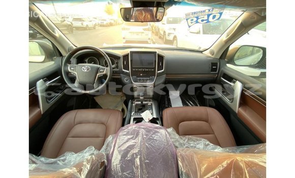 Buy Import Toyota Land Cruiser White Car in Import - Dubai in Batken Buy Import Toyota Land Cruiser White Car in Import - Dubai in Batken