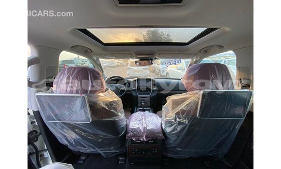Buy Import Toyota Land Cruiser White Car in Import - Dubai in Batken Buy Import Toyota Land Cruiser White Car in Import - Dubai in Batken