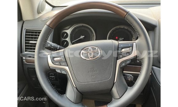 Buy Import Toyota Land Cruiser White Car in Import - Dubai in Batken Buy Import Toyota Land Cruiser White Car in Import - Dubai in Batken