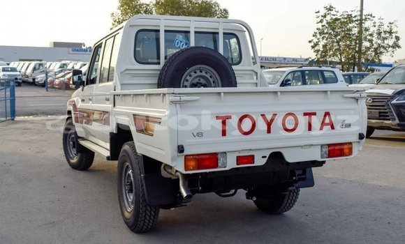 Buy Import Toyota Land Cruiser White Car in Import - Dubai in Batken Buy Import Toyota Land Cruiser White Car in Import - Dubai in Batken