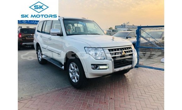 Buy Import Mitsubishi Pajero White Car in Import - Dubai in Batken