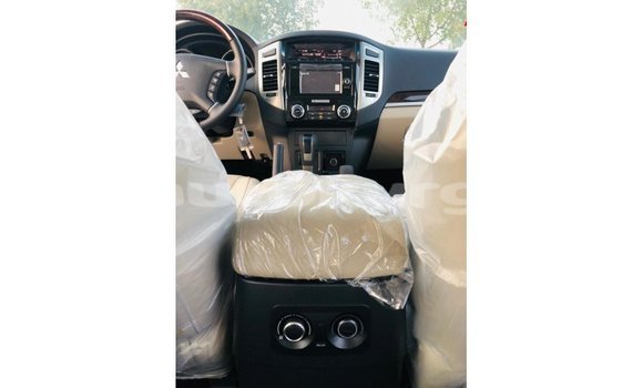 Buy Import Mitsubishi Pajero White Car in Import - Dubai in Batken Buy Import Mitsubishi Pajero White Car in Import - Dubai in Batken