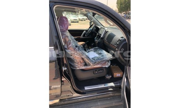 Buy Import Toyota Land Cruiser Black Car in Import - Dubai in Batken Buy Import Toyota Land Cruiser Black Car in Import - Dubai in Batken