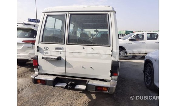 Buy Import Toyota Land Cruiser White Car in Import - Dubai in Batken Buy Import Toyota Land Cruiser White Car in Import - Dubai in Batken