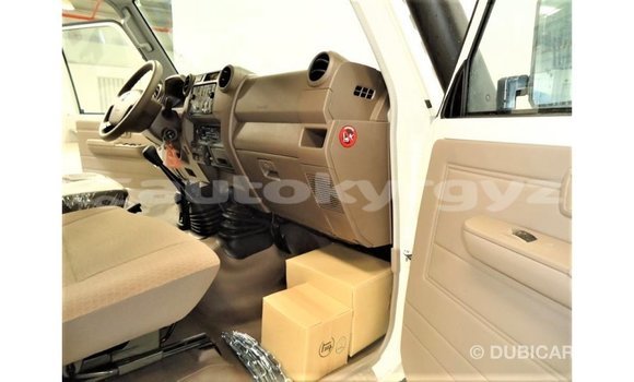 Buy Import Toyota Land Cruiser White Car in Import - Dubai in Batken Buy Import Toyota Land Cruiser White Car in Import - Dubai in Batken