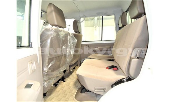 Buy Import Toyota Land Cruiser White Car in Import - Dubai in Batken Buy Import Toyota Land Cruiser White Car in Import - Dubai in Batken