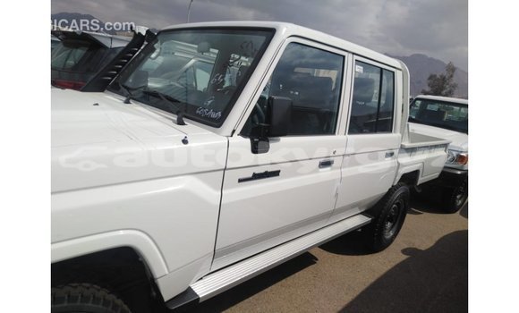 Buy Import Toyota Land Cruiser White Car in Import - Dubai in Batken Buy Import Toyota Land Cruiser White Car in Import - Dubai in Batken