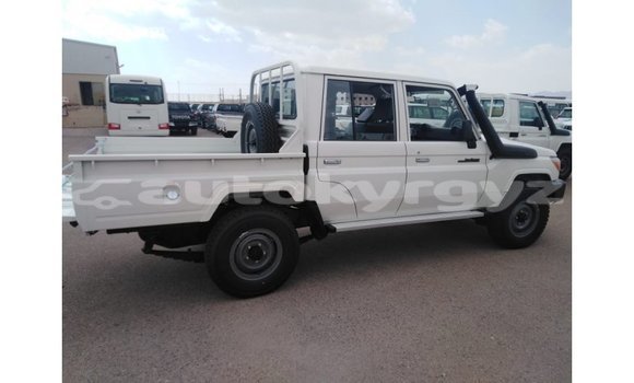 Buy Import Toyota Land Cruiser White Car in Import - Dubai in Batken Buy Import Toyota Land Cruiser White Car in Import - Dubai in Batken