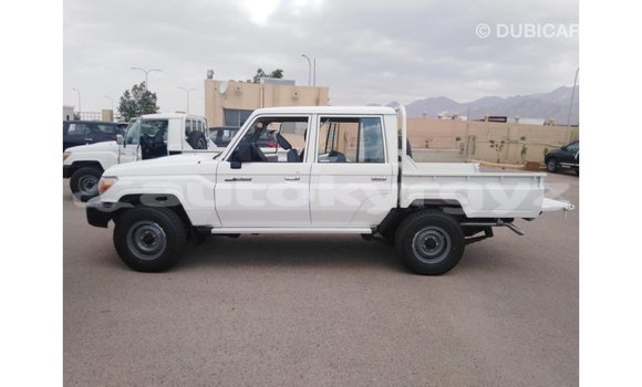 Buy Import Toyota Land Cruiser White Car in Import - Dubai in Batken Buy Import Toyota Land Cruiser White Car in Import - Dubai in Batken