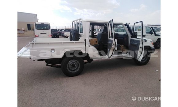 Buy Import Toyota Land Cruiser White Car in Import - Dubai in Batken Buy Import Toyota Land Cruiser White Car in Import - Dubai in Batken