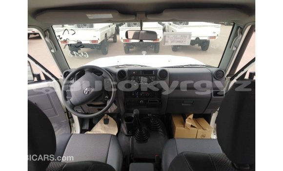 Buy Import Toyota Land Cruiser White Car in Import - Dubai in Batken Buy Import Toyota Land Cruiser White Car in Import - Dubai in Batken