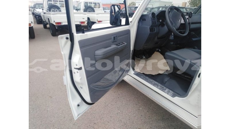 Big with watermark toyota land cruiser batken import dubai 3963