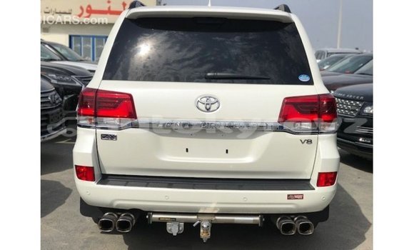 Buy Import Toyota Land Cruiser White Car in Import - Dubai in Batken Buy Import Toyota Land Cruiser White Car in Import - Dubai in Batken