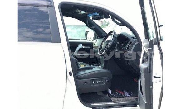 Buy Import Toyota Land Cruiser White Car in Import - Dubai in Batken Buy Import Toyota Land Cruiser White Car in Import - Dubai in Batken